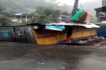 हिमाचल के कुल्लू में बादल फटा, 10 दुकानें बहीं; मंडी में भूस्खलन से NH बंद | देखें VIDEO