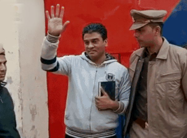 सपा विधायक इरफान सोलंकी कानपुर जेल से महाराजगंज को रवाना, पुलिस से नोकझोंक