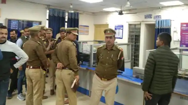भौंती कानपुर के स्‍टेट बैंक से 2 किलो सोना की चोरी में उलझी पुलिस, तीन सगे भाइयों को उठाया