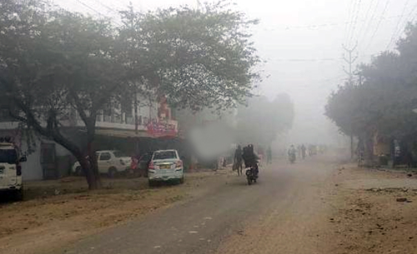 कानपुर में छाया घना कोहरा: वाहनों की रफ्तार थमी, मौसम पारा 7°C तक नीचे आया