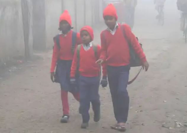 Kanpur: 5.4 डिग्री सेल्सियस पर पारा, अब सुबह 10 बजे से खुलेंगे कक्षा आठ तक के सभी स्कूल