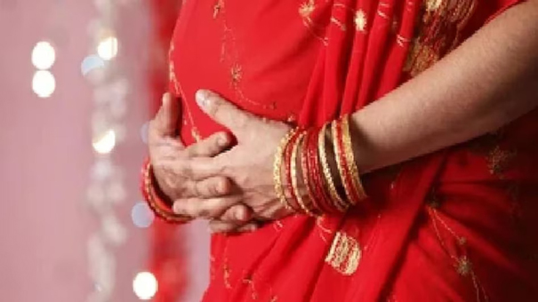कानपुर देहात में शादी के 10 दिन बाद दुल्हन ने बच्चे को दिया जन्म, पति ने अपनाने से किया इंकार