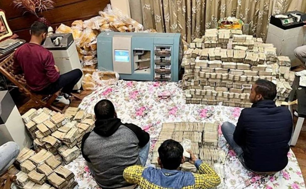 कानपुर के कारोबारी पीयूष जैन को चुकाने होंगे 500 करोड़, सोने-नकदी का मिला था खजाना