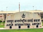 जयपुर एयरपोर्ट पर वायुसेना का विमान एयरपोर्ट पर पोल से टकराया, बड़ा हादसा टला